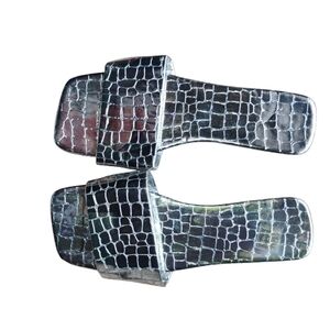 New cond silver croc‑embossed square‑toe slide sandals EU 38 / US 7.5